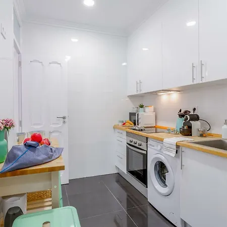 Apartamento Baixa 2 Bedrooms Apt With Patio + Free Pick Up By Timecooler